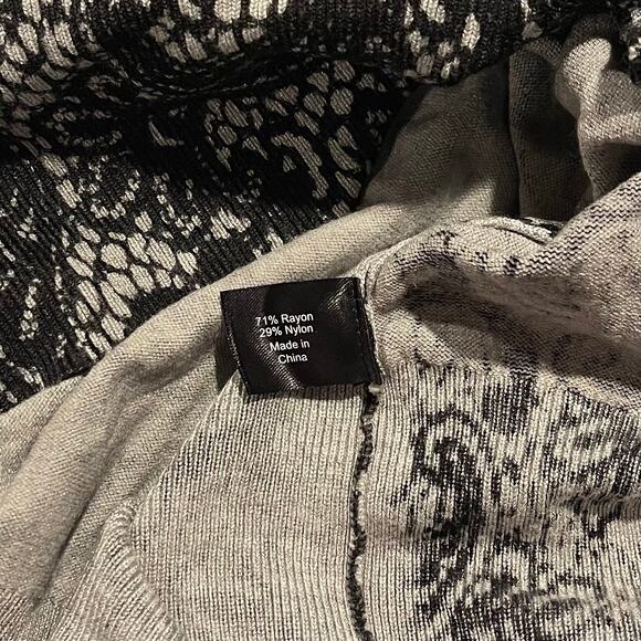 Lane Bryant Cardigan Sweater Whimsigoth Boho Minimalist Cozy Paisley Gray 18 20 - Picture 4 of 5